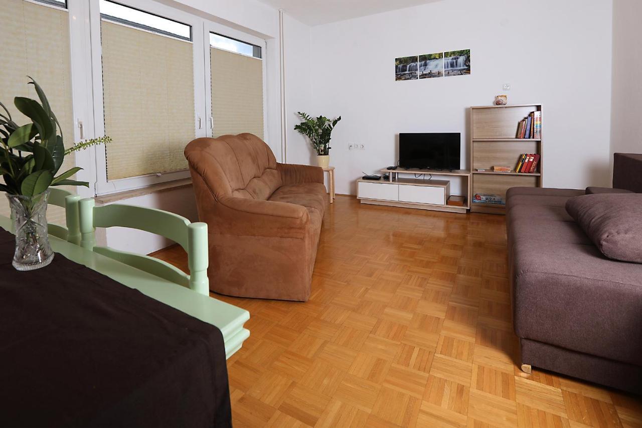 Apartma Dolinar Gorenja Vas  المظهر الخارجي الصورة