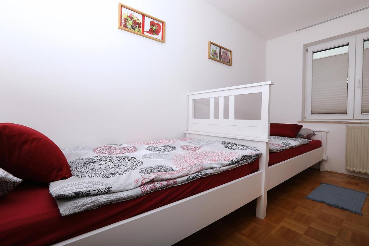 Apartma Dolinar Gorenja Vas  المظهر الخارجي الصورة